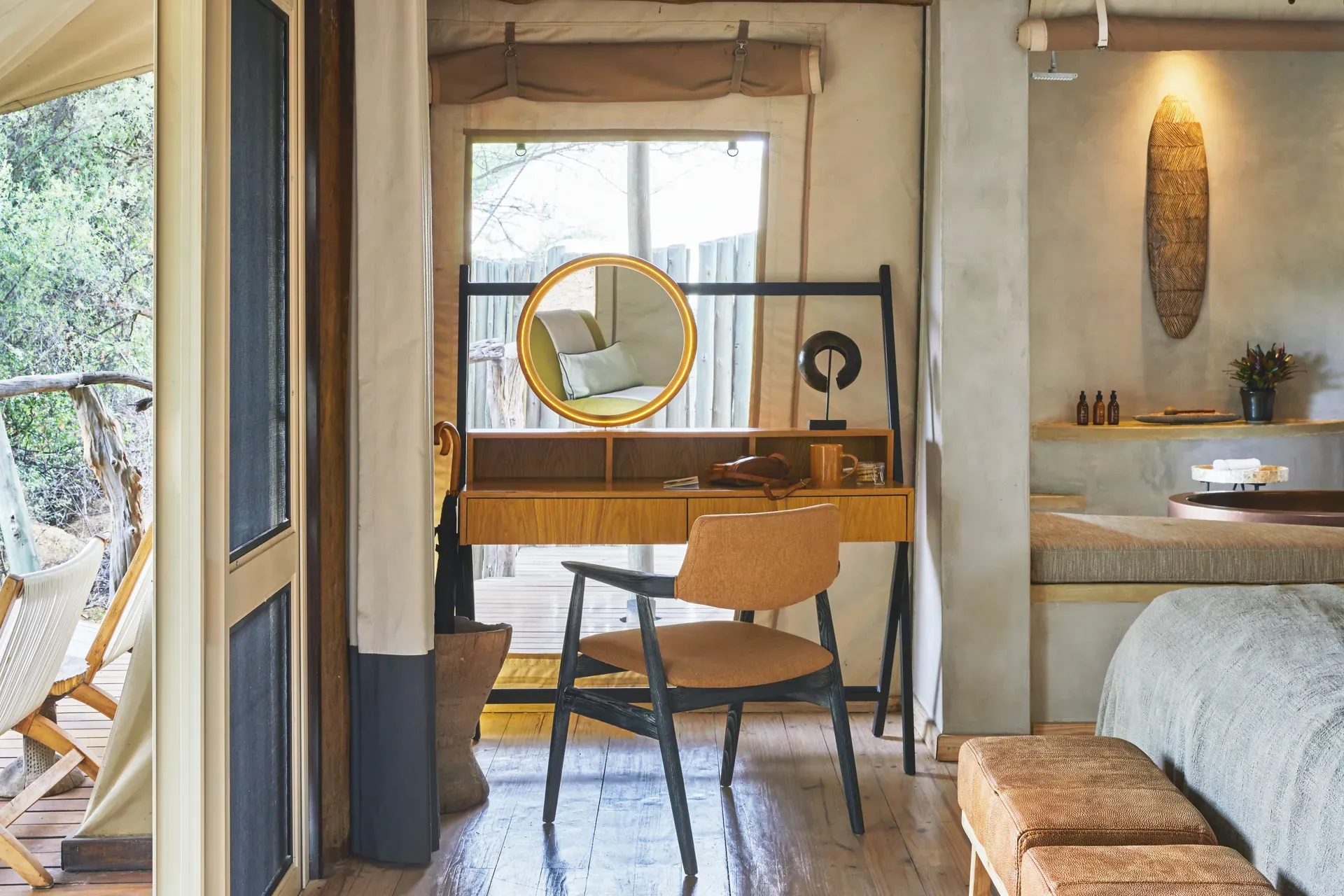 Marataba Safari Lodge – Luxury Tent bathroom vanity with elegant design.