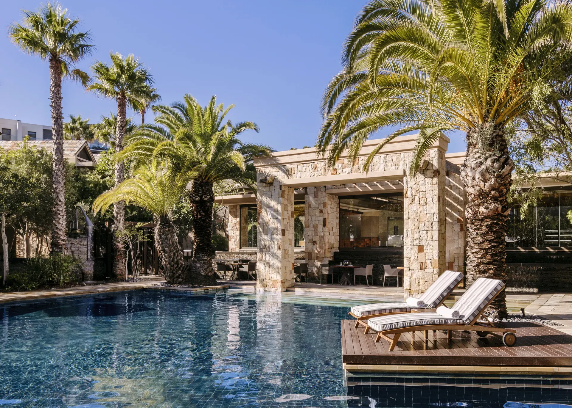 Quintessential Cape Safari and Victoria Falls