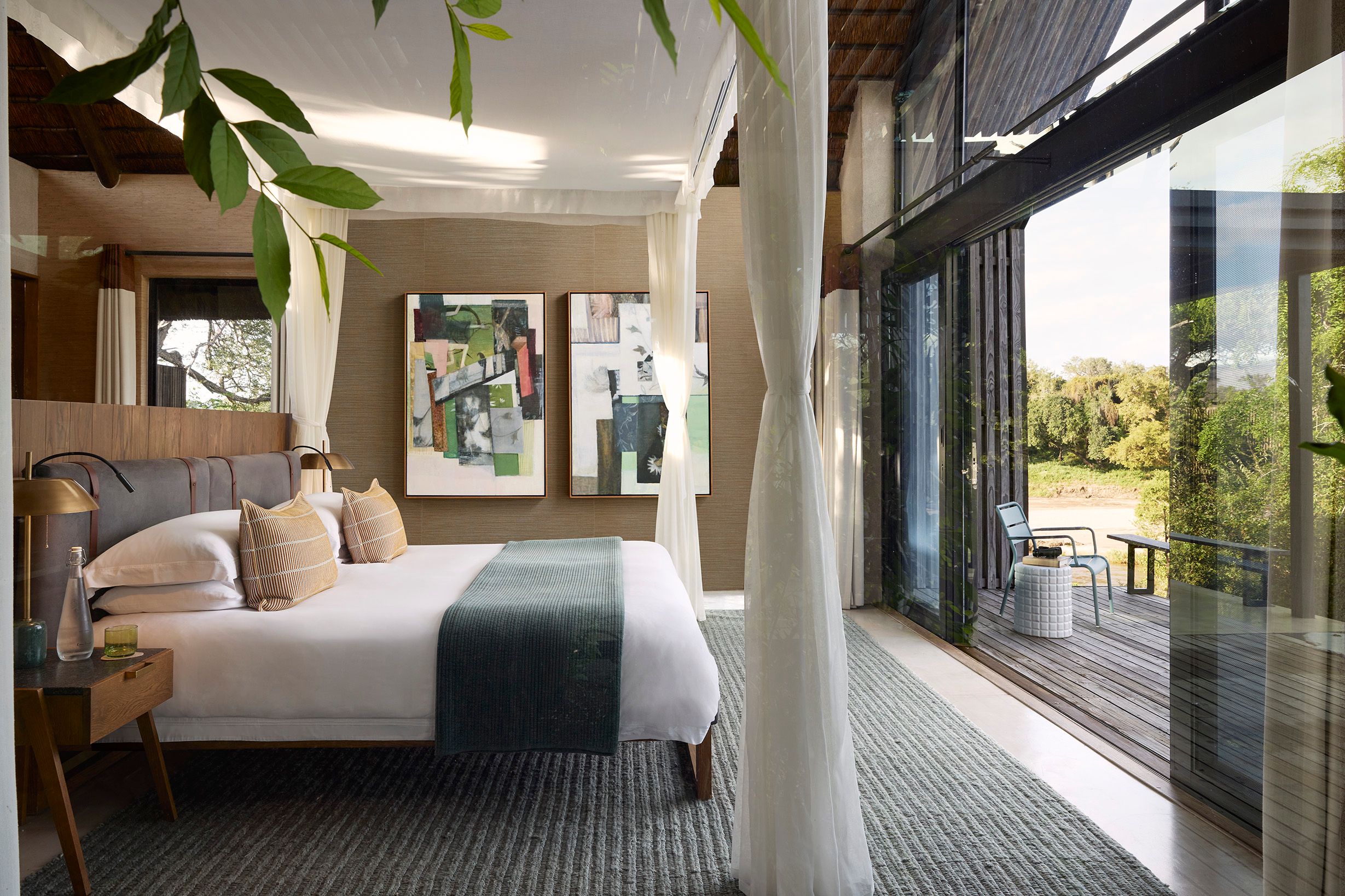 Lion Sands Ivory Lodge_Suite_Bedroom_01