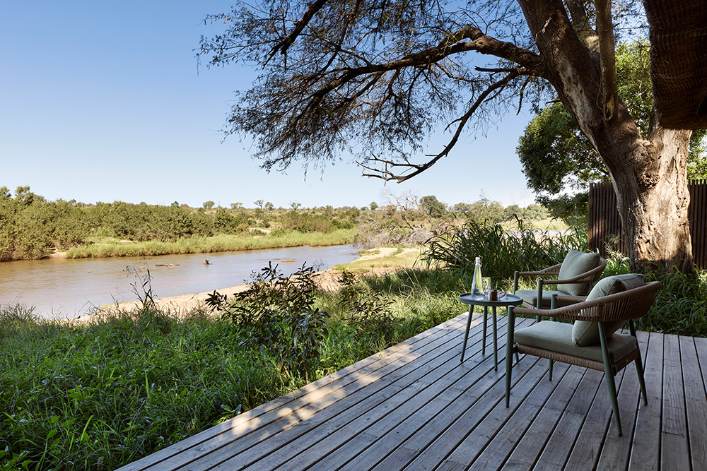 Lion Sands River Lodge_Luxury Room_Deck_01