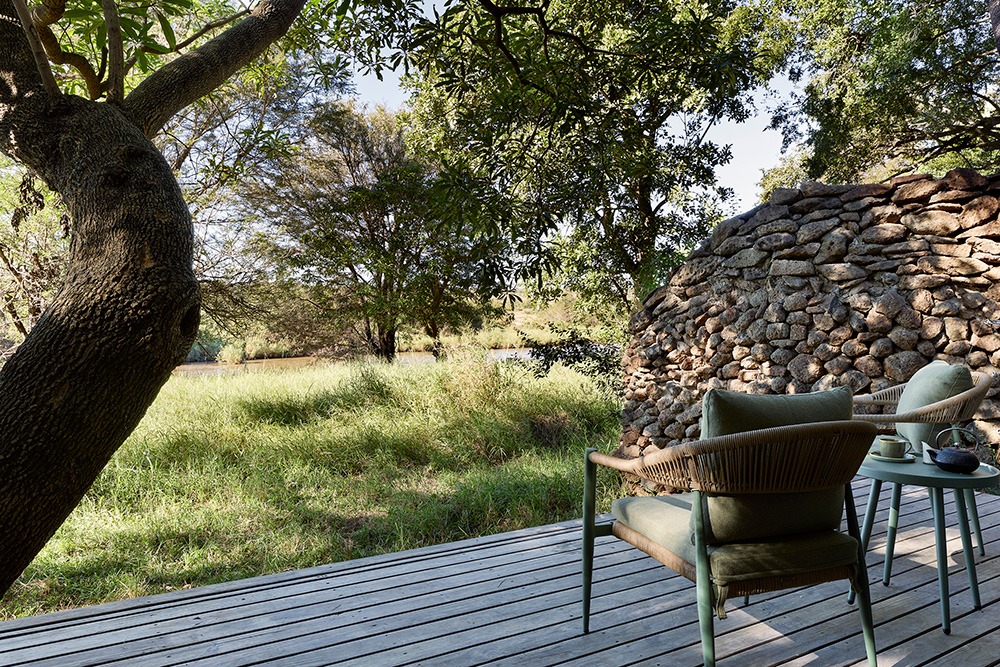 Lion Sands River Lodge_Superior Luxury Room_ Deck_02