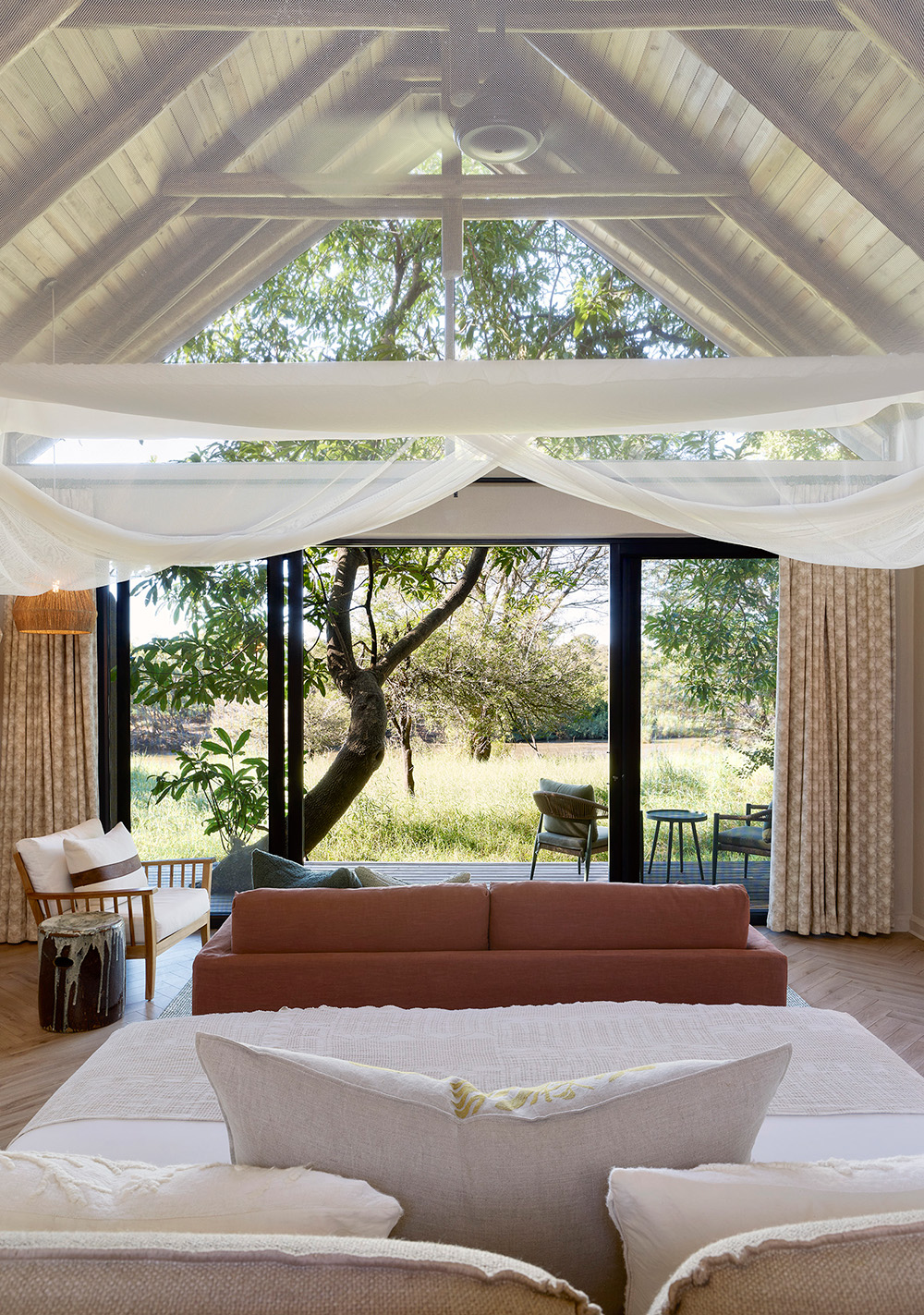 Lion Sands River Lodge_Superior Luxury Room_ Bedroom_02
