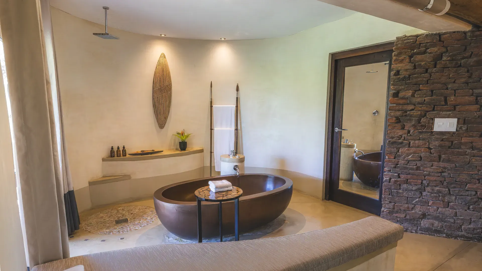 Marataba Safari Lodge – Luxury Tent bathroom with bath and shower.